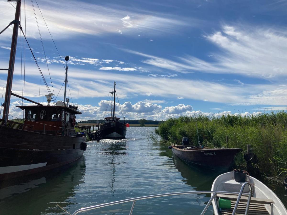 Ferienhaus Am Wasser Im Gruenen Zecherin Exteriér fotografie